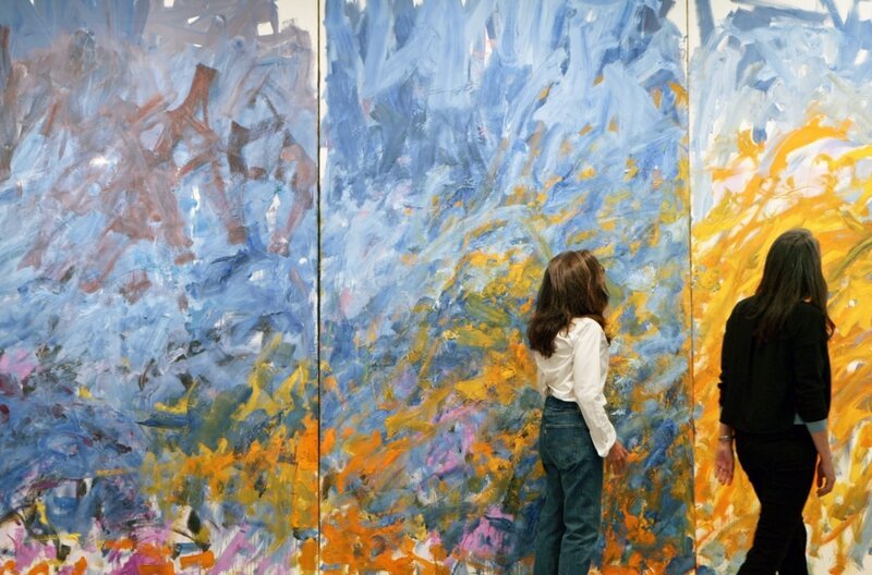 Joan Mitchell brachte Erinnerungen an Gefühle, die eine Landschaft oder eine Begegnung in ihr ausgelöst hatten, auf die Leinwand. In ihren Gemälden sind Emotionen, Erinnerungen und Farben miteinander verwoben. – Bild: arte
