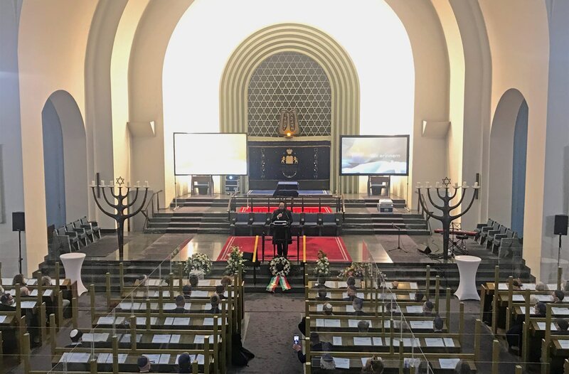 Gedenkfeier an die Progromnacht 1938 in der Synagoge Roonstraße, Köln. – Bild: WDR/​Gerhard Schick