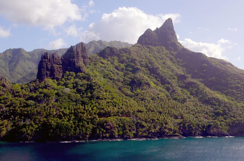 Marquesas-Inseln, das Comeback der Tattoos – Bild: MedienKontor/​Luigi Maria Perotti /​ Die Marquesas-Inseln sind einer der abgelegensten Orte der Erde und liegen mitten im Pazifischen Ozean.