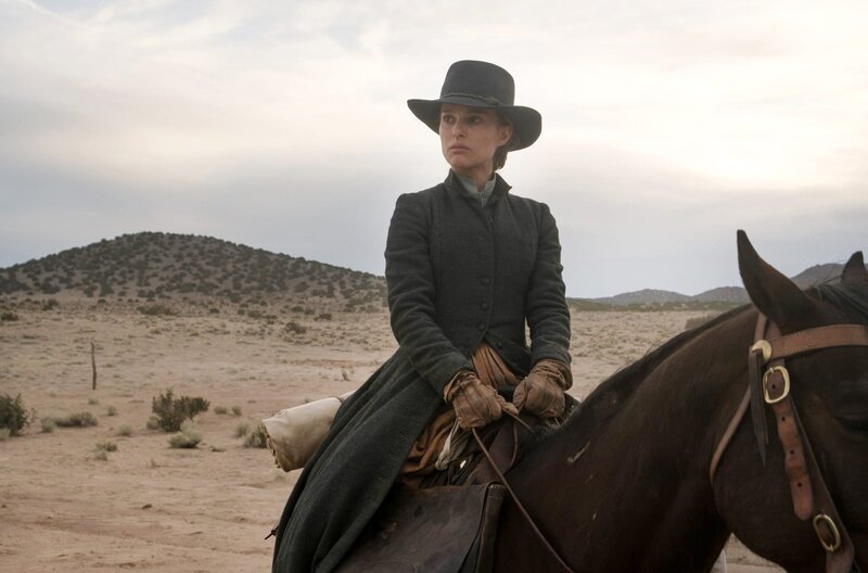 Jane (Natalie Portman) behauptet sich im Wilden Westen. – Bild: ARD Degeto/​BR/​Square One Entertainment