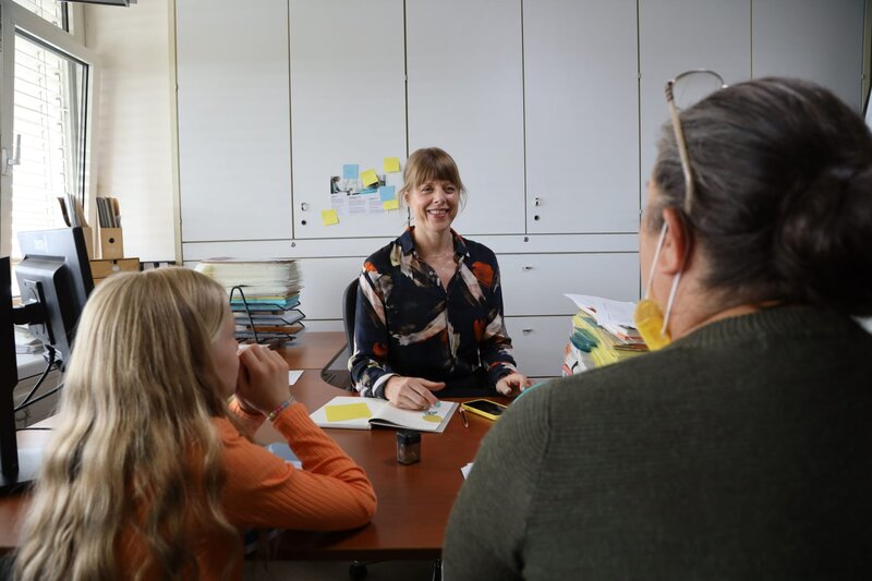 Ein Handy für Vika – Bild: ZDF/​Natalia Khalan