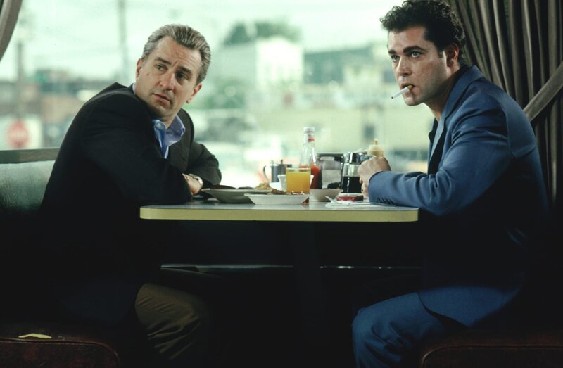 Robert De Niro als ‚James Conway‘ und Ray Liotta als ‚Henry Hill‘. – Bild: ATV II