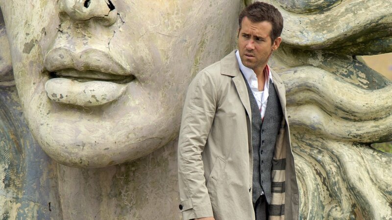 Der todkranke Großindustrielle Damien Hale lässt seinen Geist in einen jungen Körper übertragen. Zunächst scheint der Körpertausch perfekt funktioniert zu haben. Doch dann wird Damien von Alpträumen und Flashbacks geplagt, die aus dem Leben eines anderen Menschen zu stammen scheinen … (Foto: Ryan Reynolds) – Bild: RTL Zwei Der todkranke Großindustrielle Damien Hale lässt seinen Geist in einen jungen Körper übertragen. Zunächst scheint der Körpertausch perfekt funktioniert zu haben. Doch dann wird Damien von Alpträumen und Flashbacks geplagt, die aus dem Leben eines anderen Menschen zu stammen scheinen … (Foto: Ryan Reynolds) – Bild: RTL Zwei