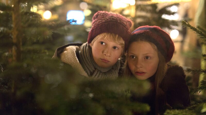 Lucia und der Weihnachtsmann – Bild: MDR/​DELUCA FILM/​Martin Dam Krist