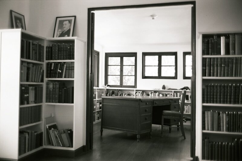 Schreibtisch von Franz Werfel. – Bild: ORF/​© Christian Reichhold