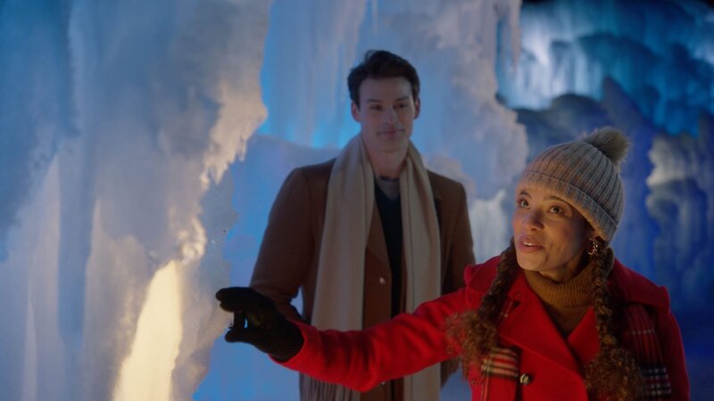 Verliebt, verlobt, verweihnachtet – Bild: 2022 Happy Wives LLC