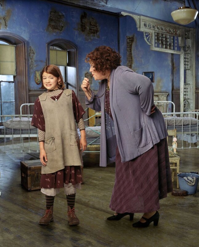 Alicia Morton, Kathy Bates – Bild: Buena Vista / Disney Alicia Morton, Kathy Bates – Bild: Buena Vista / Disney