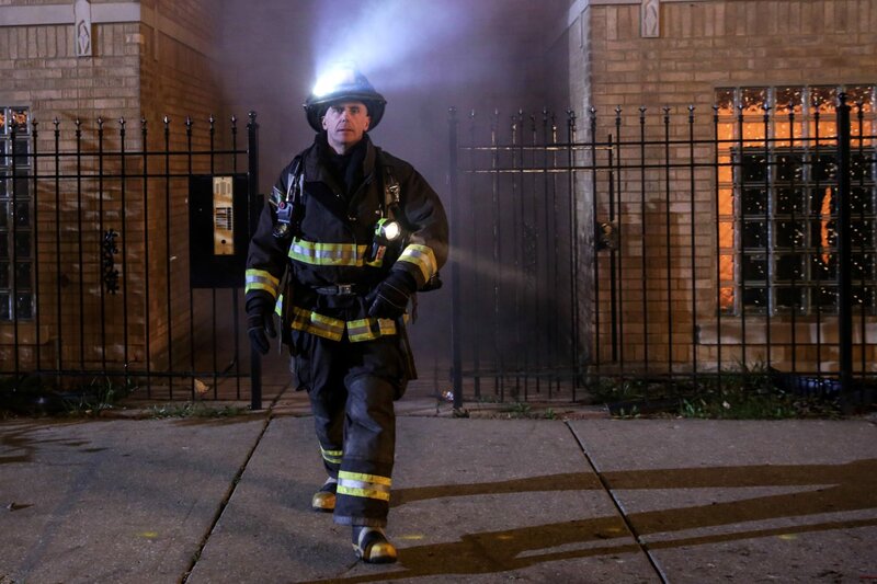 Chicago Fire S E Der Neue Rhymes With Shout Fernsehserien De