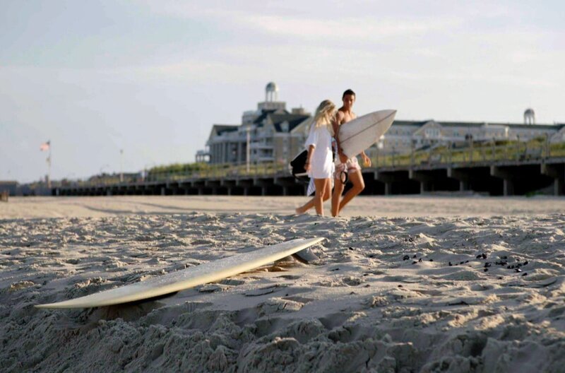 Seine 200 Kilometer lange Küste und die schicken Strandpromenaden machen den Jersey Shore zu einem beliebten Ausflugsziel der New Yorker. – Bild: arte