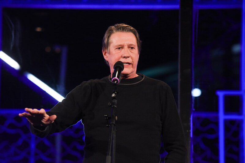 Kabarett am Freitag 33 Andreas Rebers Ich helfe gern fernsehserien.de