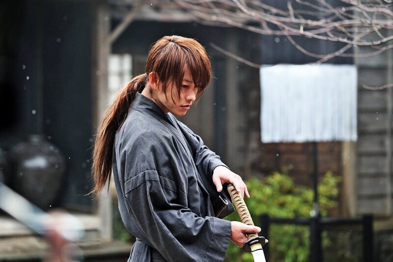 Kenshin Himura (Takeru Satô) hat eigentlich geschworen, nie wieder zum Schwert zu greifen. Doch er muss den größenwahnsinnigen Auftragsmörder Shishio stoppen. – Bild: Splendid Film /​ MDVD