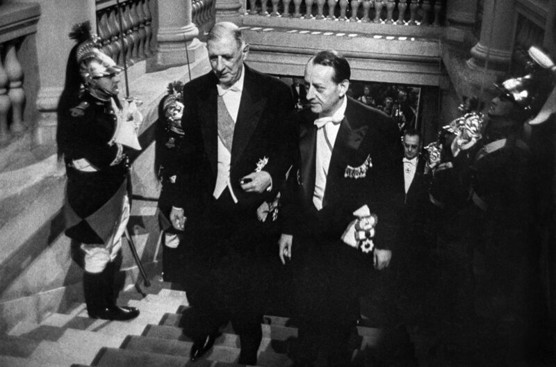 Präsident Charles de Gaulle (li.) mit seinem „genialen Freund“ und Kulturminister André Malraux (re.) bei der Einweihung des Théâtre de France am 22. Oktober 1959 – Bild: ARTE France /​ © AGIP/​Bridgeman Images