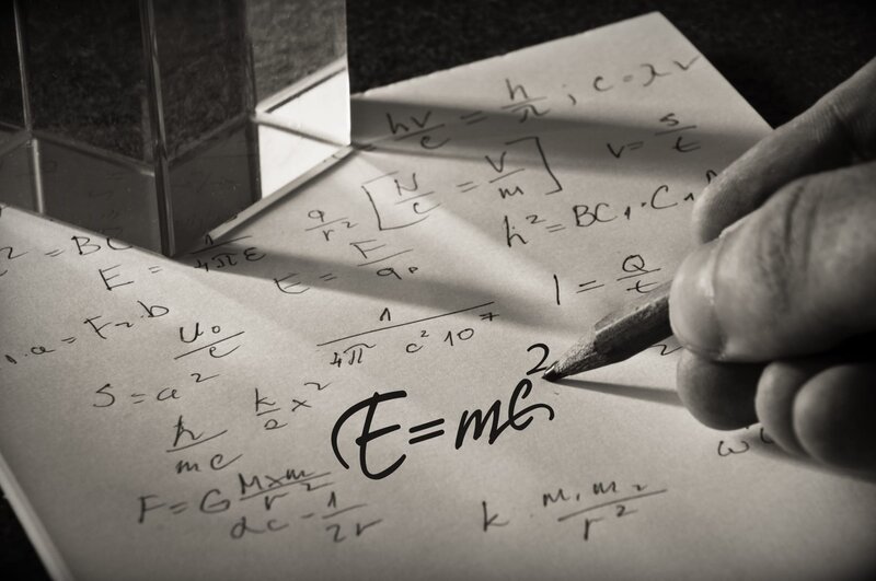 Theory of relativity by Albert Einsteins – Bild: shutterstock