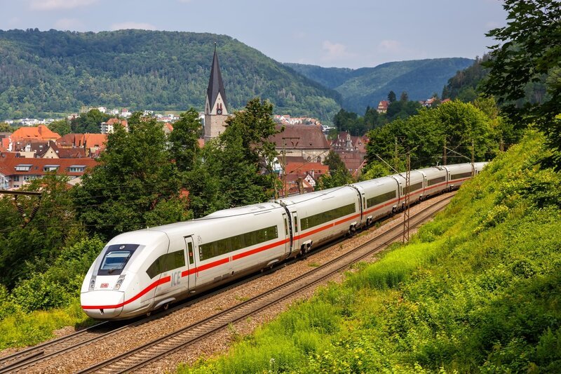  ICE 4 high-speed train of Deutsche Bahn on Geislinger Steige near Geislingen, Germany. – Bild: ntv