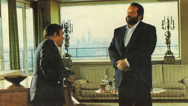 Charleston (Bud Spencer, r.) Die Verwendung des sendungsbezogenen Materials ist nur mit dem Hinweis und Verlinkung auf RTL+ gestattet. – Bild: RTL / © Tobis Film Charleston (Bud Spencer, r.) Die Verwendung des sendungsbezogenen Materials ist nur mit dem Hinweis und Verlinkung auf RTL+ gestattet. – Bild: RTL / © Tobis Film