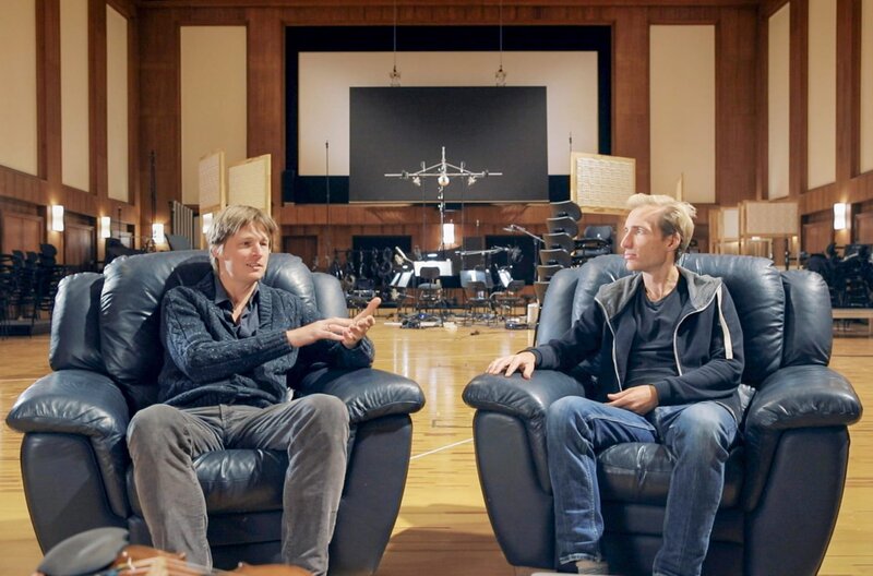 Philharmonix - The Berlin Vienna Music Club – Bild: Christoph Valentien /​ Sebastian Gürtler (li.) und Stephan Koncz (re.) im Gespräch