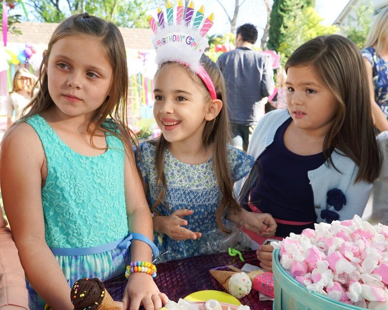 American Housewife S01E20 Allein unterwegs (The Walk) fernsehserien.de