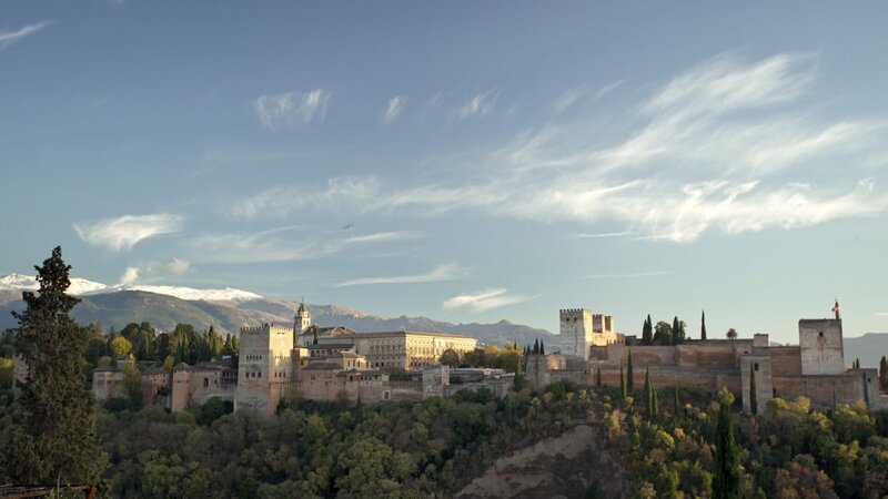 Die Alhambra gehört zum UNESCO Weltkulturerbe. Die Palaststadt ist eines der beliebtesten Touristenziele in ganz Europa. – Bild: ZDF und © RMC Production
