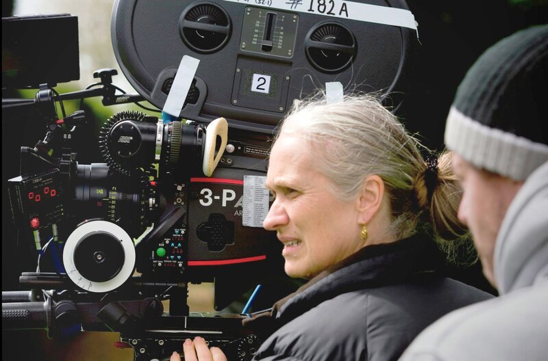 Jane Campion hinter der Kamera: Von unermüdlicher Neugier getrieben erfand sie neue Formen des Filmemachens und bahnte anderen Frauen in der Filmbranche den Weg. – Bild: arte