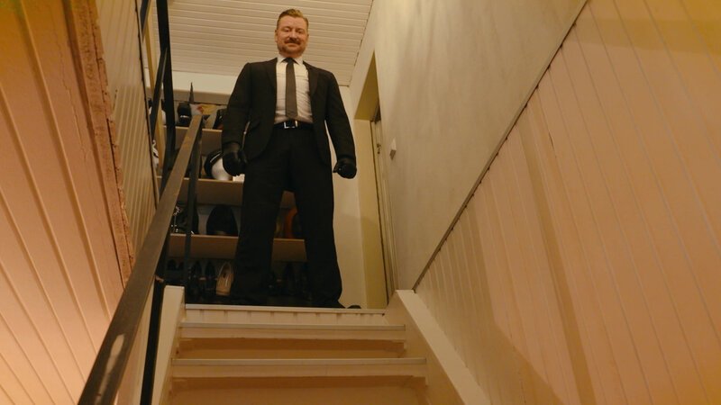 Karriere-Treppen: Bevor er als Dominus richtig durchstartete, war Marcel als Werbekaufmann tätig. – Bild: BILD