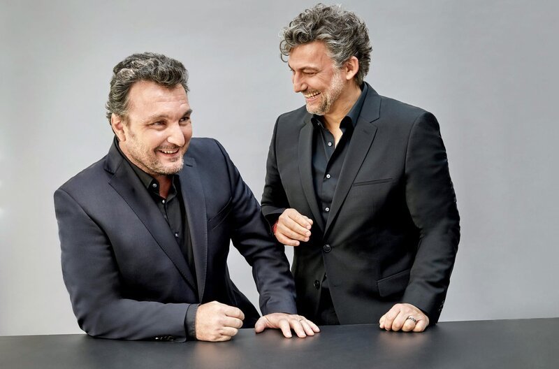 Sänger und Freunde: Jonas Kaufmann (re.) and Ludovic Tézier (li.) gratulieren dem Festspielhaus Baden-Baden mit einem Arien- und Duettabend zum 25. Geburtstag. – Bild: SWR/Sony Classical/Gregor Hohenberg / © SWR/Sony Classical/Gregor Hohenberg Sänger und Freunde: Jonas Kaufmann (re.) and Ludovic Tézier (li.) gratulieren dem Festspielhaus Baden-Baden mit einem Arien- und Duettabend zum 25. Geburtstag. – Bild: SWR/Sony Classical/Gregor Hohenberg / © SWR/Sony Classical/Gregor Hohenberg