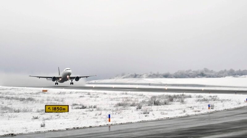 Kassel Airport – Start einer Passagiermaschine. – Bild: HR Kassel Airport – Start einer Passagiermaschine. – Bild: HR