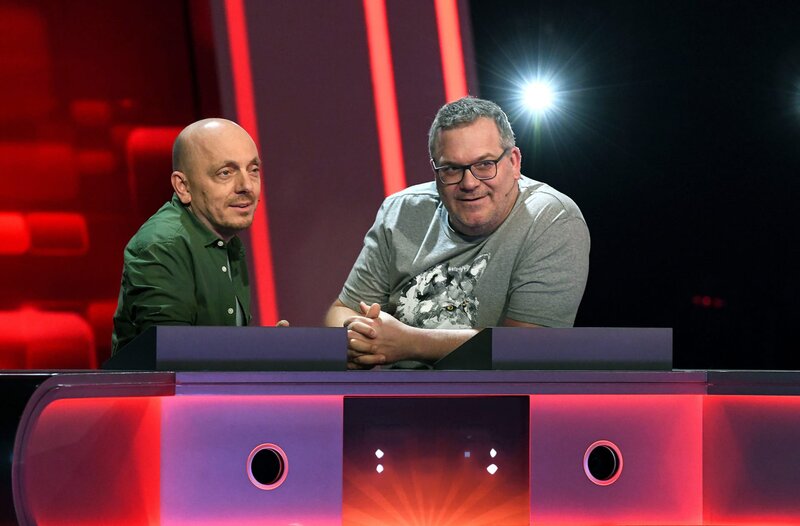 Quizduell-Olymp S08E30: Olymp: Bernhard Hoëcker & Elton – Fernsehserien.de