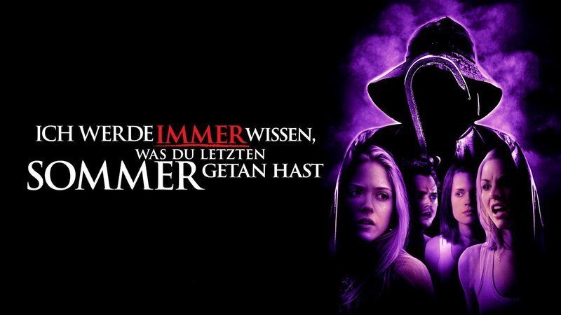 Artwork zu „Ich werde immer wissen, was du letzten Sommer getan hast“. Die Verwendung des sendungsbezogenen Materials ist nur mit dem Hinweis und Verlinkung auf RTL+ gestattet.; Artwork zu „Ich werde immer wissen, was du letzten Sommer getan hast“. Die Verwendung des sendungsbezogenen Materials ist nur mit dem Hinweis und Verlinkung auf RTL+ gestattet. – Bild: RTL / Destination Film Distribution Company Artwork zu „Ich werde immer wissen, was du letzten Sommer getan hast“. Die Verwendung des sendungsbezogenen Materials ist nur mit dem Hinweis und Verlinkung auf RTL+ gestattet.; Artwork zu „Ich werde immer wissen, was du letzten Sommer getan hast“. Die Verwendung des sendungsbezogenen Materials ist nur mit dem Hinweis und Verlinkung auf RTL+ gestattet. – Bild: RTL / Destination Film Distribution Company