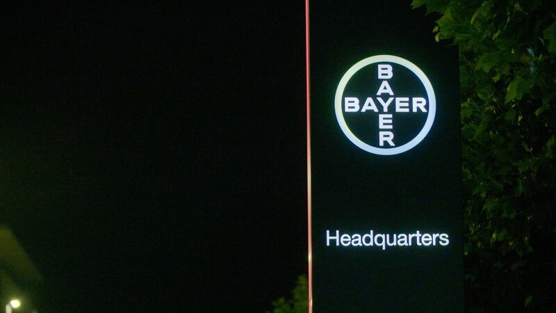 Bayer unter Druck: Hat das Unternehmen die Klagewelle in den USA unterschätzt? – Bild: ZDF und © Marcel Herrmann / Blue moon./© Marcel Herrmann / Blue moon Bayer unter Druck: Hat das Unternehmen die Klagewelle in den USA unterschätzt? – Bild: ZDF und © Marcel Herrmann / Blue moon./© Marcel Herrmann / Blue moon