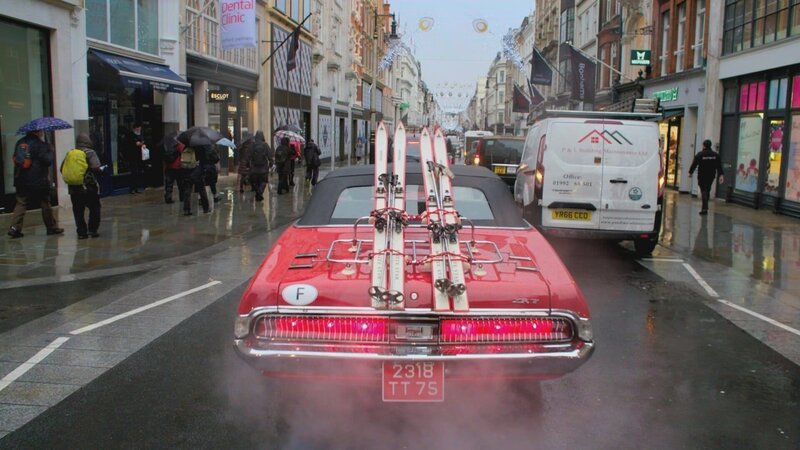 Bond-Auto in der Bond Street: Im Auktionshaus Bonhams kommt Filmgeschichte unter den Hammer. – Bild: ZDF und Cineflix./​Cineflix