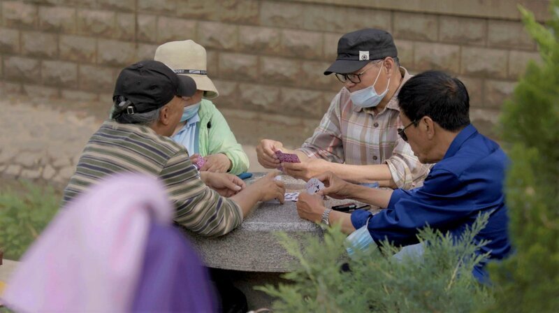 Weniger Nachwuchs, längere Lebenserwartung – China droht eine Überalterung. – Bild: BR/​NDR