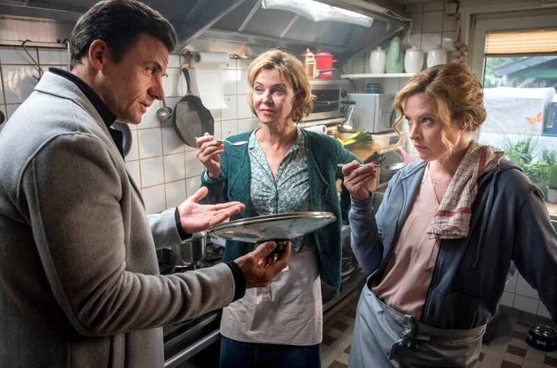 Meine Mutter Bisher 8 Folgen Episodenguide Fernsehserien de meine-mutter-bisher-8-folgen-episodenguide-fernsehserien-de