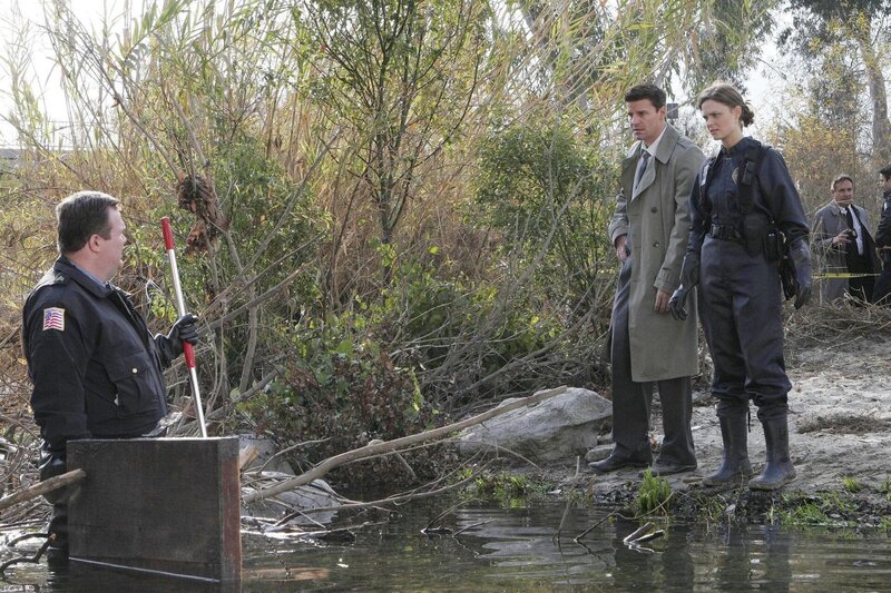 Bones Die Knochenjägerin S02E16 Eine knochenlose Braut im Fluss (The