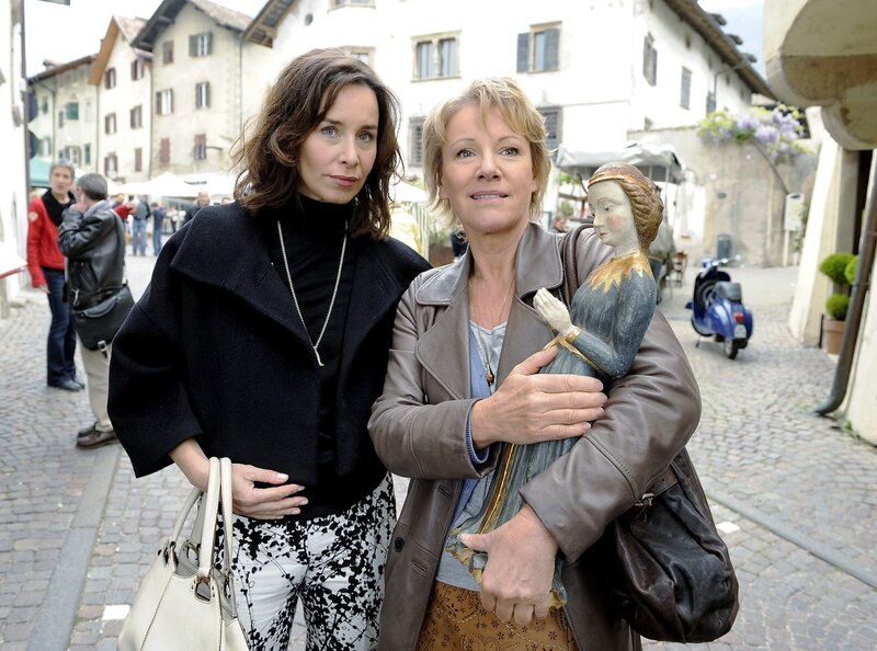 Die Trödelqueen - Gelegenheit macht Liebe – Bild: „ARD Degeto/​Elke Werner“ (S 2). DEGETO FILM/​Pre