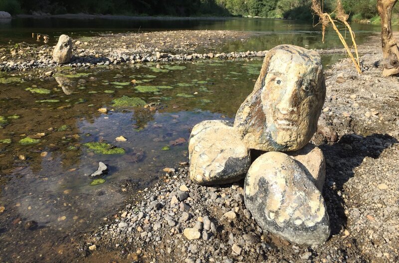 Ein Künstler hat den Widerständlern gegen den Bau der Staudämme ein Gesicht gegeben … – Bild: MDR/​SWR