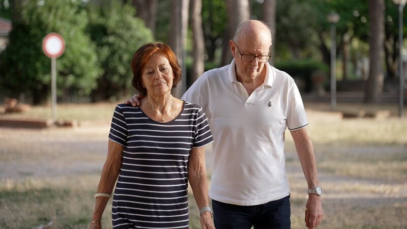 Virginia Marano ließ ihren an Alzheimer erkrankten Mann Giovani mehrere Fastenkuren machen und sein Zustand stabilisierte sich. – Bild: ORF/​ARTE France