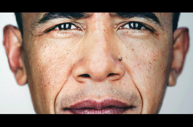 Barack-Obama-Porträt von Martin Schoeller: Mit Fotografien, die Menschen extrem nahekommen, ist der Fotograf berühmt geworden. – Bild: Martin Schoeller/​Michel Links /​ © Martin Schoeller/​Michel Links