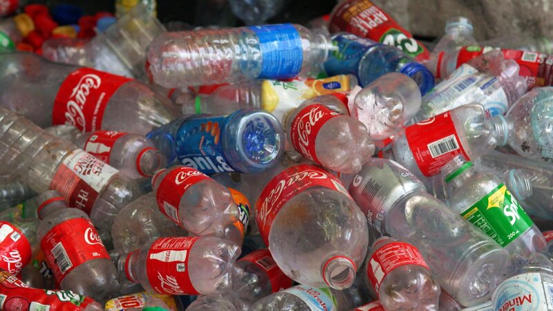 Coca-Cola und das Plastikproblem – Bild: ZDF und The Why Foundation./​The Why Foundation