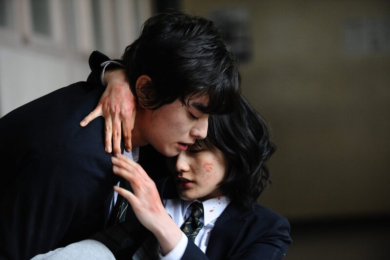 Parasyte – Bild: 2014 TOHO CO., LTD. /​ NIPPON TELEVISION NETWORK CORPORATION /​ KODANSHA LTD. /​ DENTSU INC. /​ YOMIURI TELECASTING CORPORATION /​ VAP inc. /​ ROBOT /​ SHIROGUMI INC. /​ Abe Shuji, Inc. /​ NIPPON SHUPPAN HANBAI INC. /​ KDDI CORPORATION /​ GYAO  …