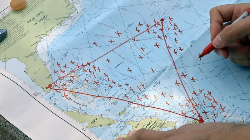 Nicht selten wird das Bermuda-Dreieck auch „Teufelsdreieck“ genannt. Das Gebiet im westlichen Atlantik zwischen Puerto Rico, den Bermudas und Florida ist berüchtigt dafür, Flugzeuge wie Schiffe unter mysteriösen Umständen verschwinden zu lassen. – Bild: WELT Nicht selten wird das Bermuda-Dreieck auch „Teufelsdreieck“ genannt. Das Gebiet im westlichen Atlantik zwischen Puerto Rico, den Bermudas und Florida ist berüchtigt dafür, Flugzeuge wie Schiffe unter mysteriösen Umständen verschwinden zu lassen. – Bild: WELT