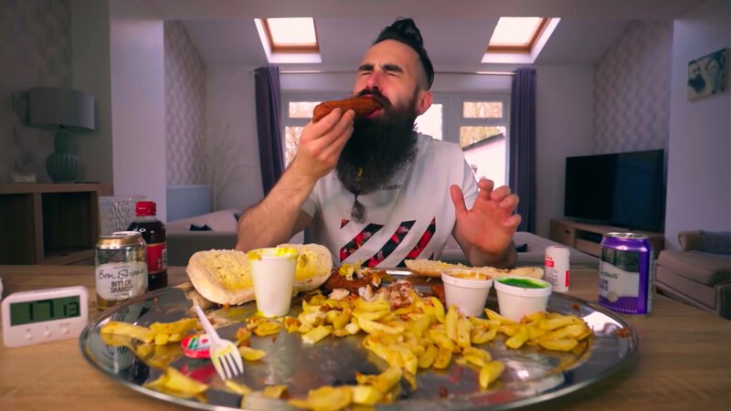 Viel essen, in wenig Zeit: Die Szene der Wettesser wächst rasant. Wettessen wurde sogar als eine der am schnellsten wachsenden Sportarten der Welt bezeichnet. – Bild: BILD