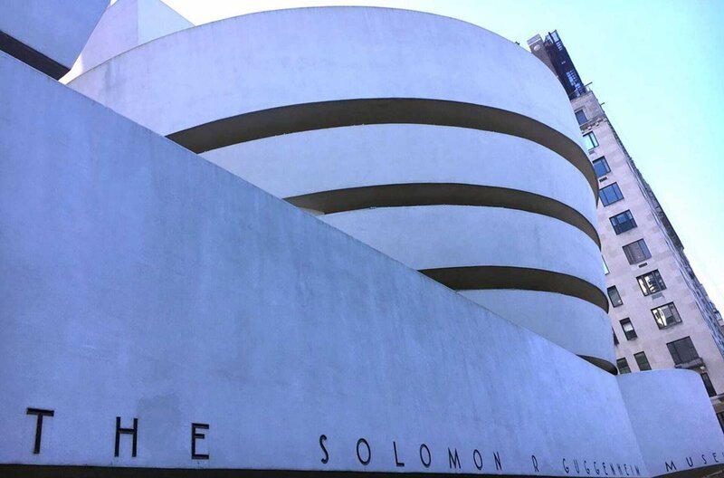 Das Guggenheim-Museum ist Frank Lloyd Wrights berühmtester Bau. – Bild: SWR/​Sigrid Faltin /​ © SWR/​Sigrid Faltin