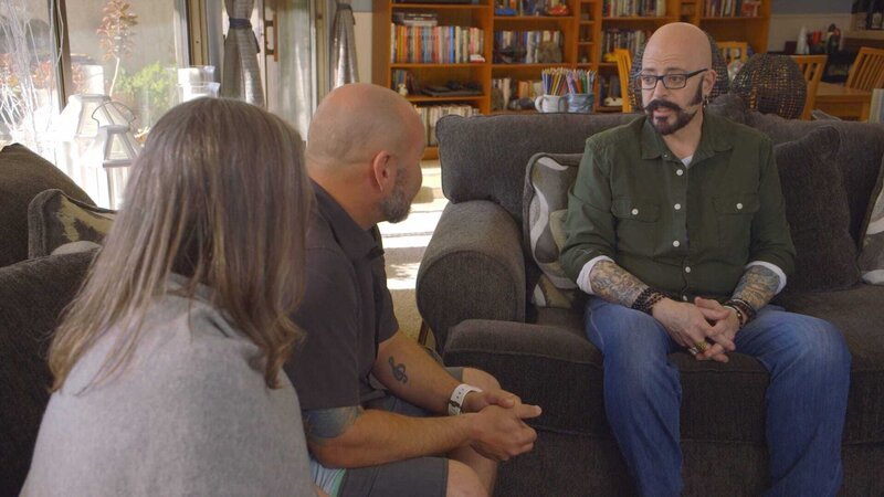 Jackson talking with the guardians. – Bild: Animal Planet /​ Discovery Communications