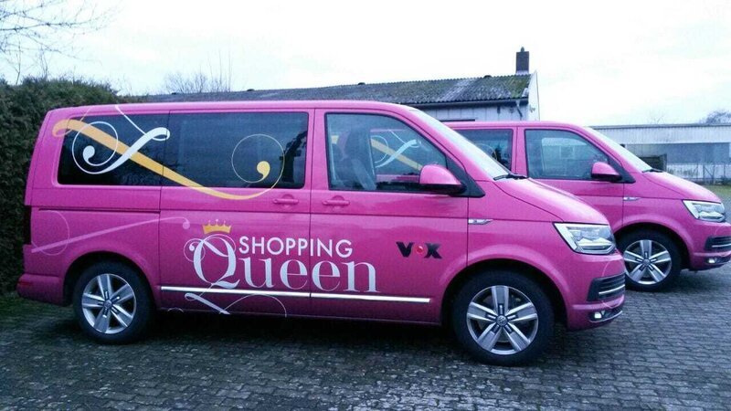 Der Shopping Queen Bus mit neuem Logo. – Bild: VOXUp (DE)