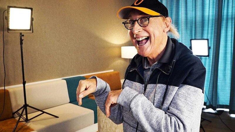 Kehlige Lache, selbstironische Wortspiele und der sogenannte friesische Moonwalk: Otto Waalkes ist Kult! Zum 70. Geburtstag der Comedy-Legende zeigt kabel eins eine exklusive Dokumentation über den Ostfriesen. – Bild: Kabel Eins /​ Steve Kfouri Lizenzbild frei