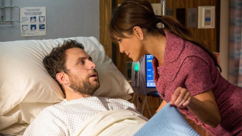 Dale (Charlie Day) und Dr. Julia Harris (Jennifer Aniston) – Bild: RTL Zwei Dale (Charlie Day) und Dr. Julia Harris (Jennifer Aniston) – Bild: RTL Zwei