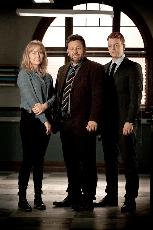 L-R: Kristin Sims (Fern Sutherland), Mike Shepherd (Neill Rea) und D.C. Breen (Nic Sampson). – Bild: RTS 1