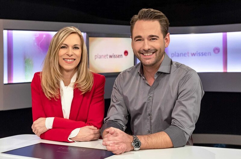 Die Moderatoren Birgit Klaus und Dennis Wilms. – Bild: BR/SWR/Alexander Kluge Die Moderatoren Birgit Klaus und Dennis Wilms. – Bild: BR/SWR/Alexander Kluge