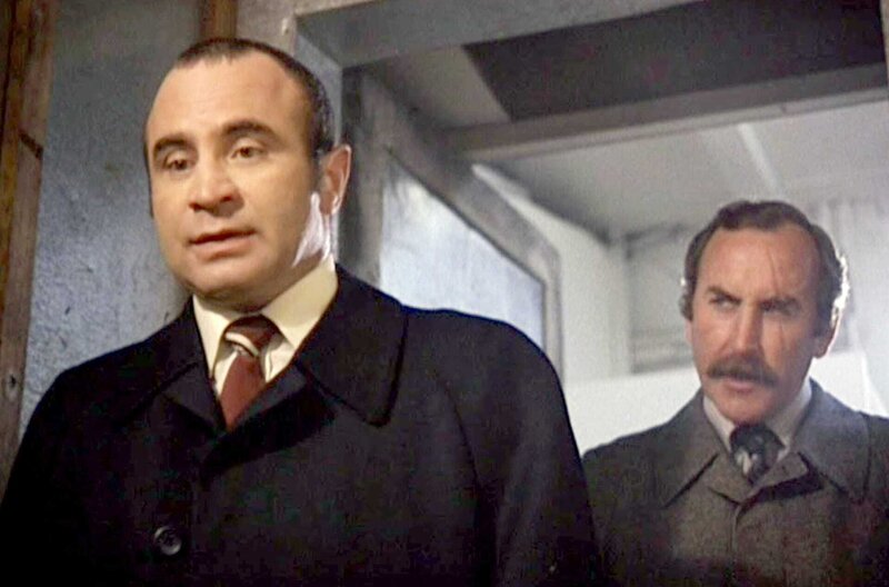 The Long Good Friday – Bild: Handmade Films Ltd. /​ Mit seinem Gehilfen Razors (P.H. Moriarty, re.) geht Gangsterboss Harold Shand (Bob Hoskins, li.) den bedrohlichen Vorgängen auf den Grund.