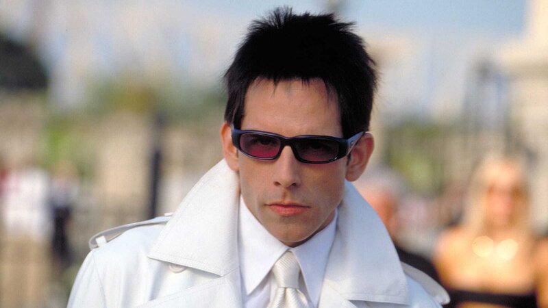 Supermodel Derek Zoolander (Ben Stiller) steckt in einer tiefen Sinnkrise. – Bild: RTL Zwei